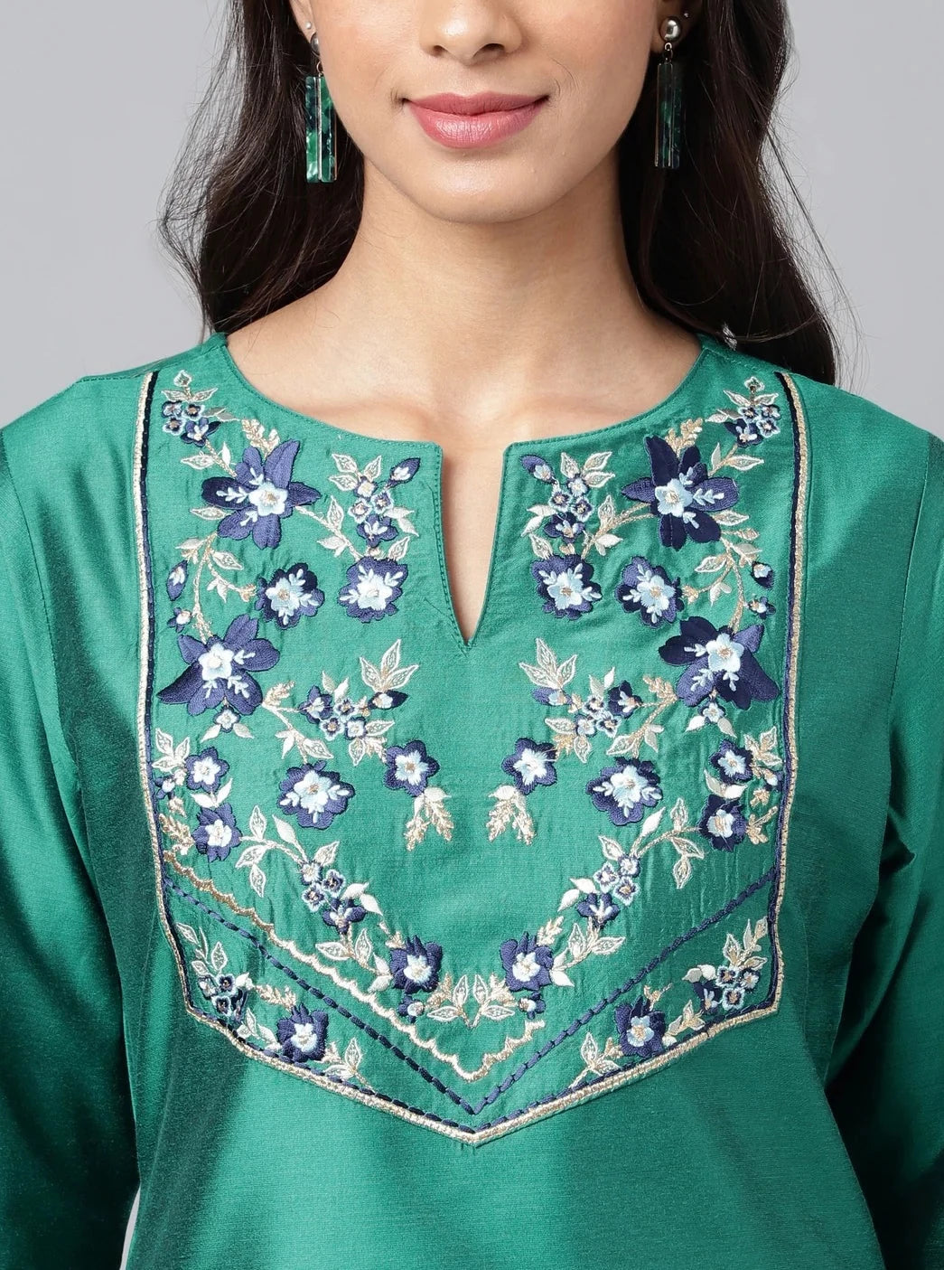 Green Round Neck Thread Work Detail Straight Kurta